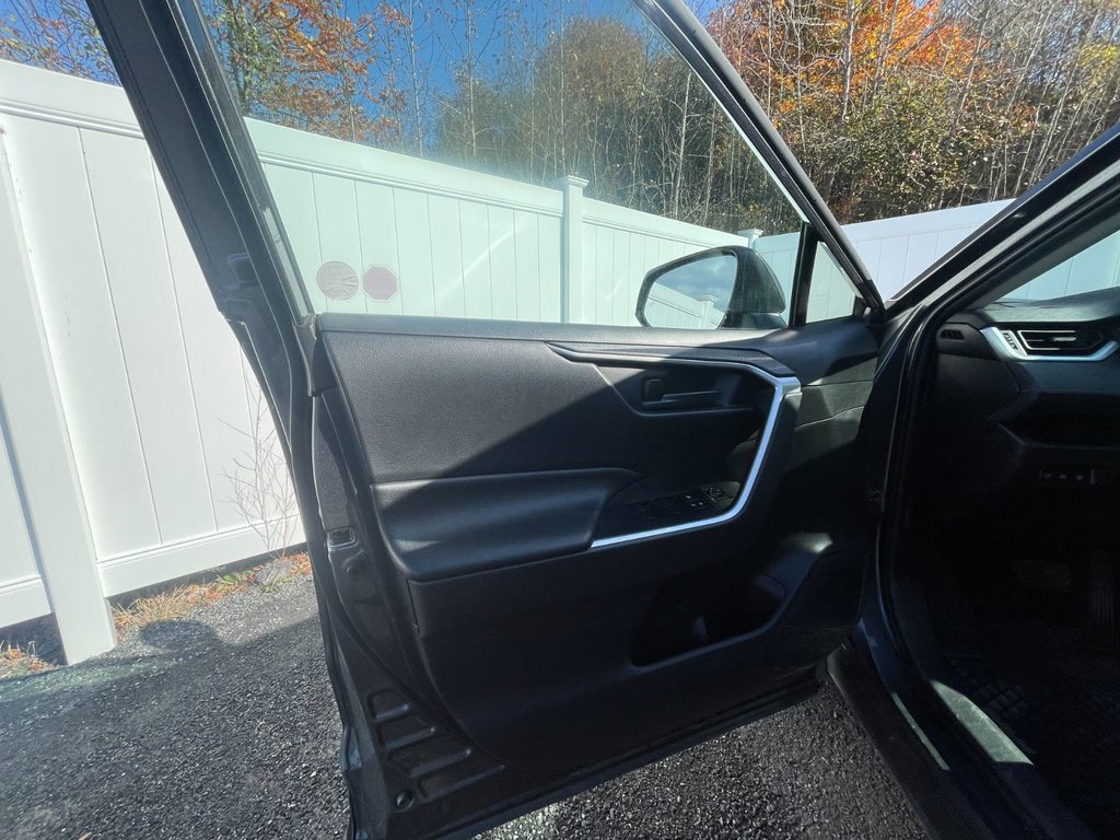 2019 Toyota RAV4 LE |Cam | USB in Saint John, New Brunswick - 9 - w1024h768px