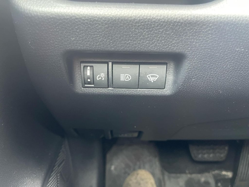 2020 Toyota RAV4 in Antigonish, Nova Scotia - 18 - w1024h768px