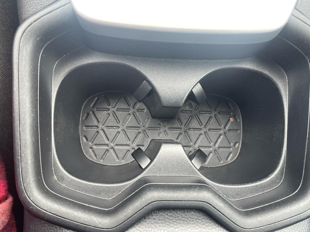 2020 Toyota RAV4 in Antigonish, Nova Scotia - 35 - w1024h768px