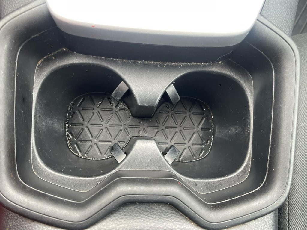 2020 Toyota RAV4 in Antigonish, Nova Scotia - 36 - w1024h768px