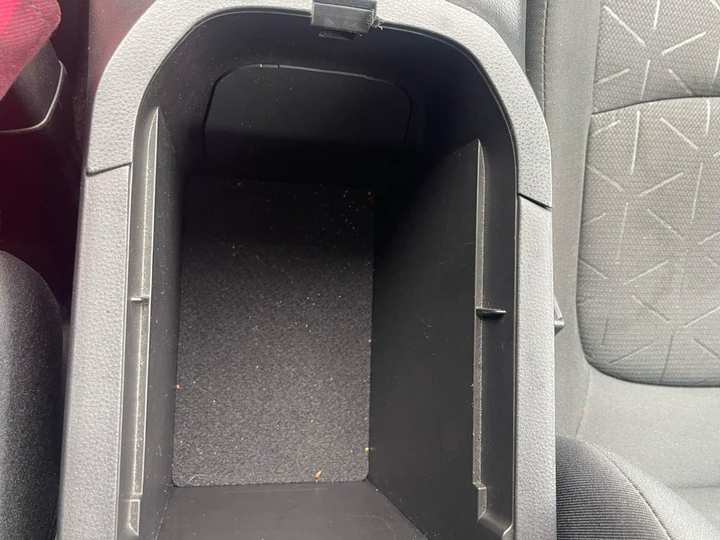 2020 Toyota RAV4 in Antigonish, Nova Scotia - 37 - w1024h768px