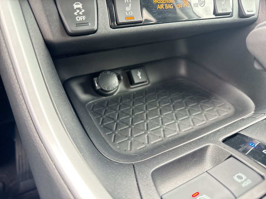2021 Toyota RAV4 XLE | Roof | Cam | USB | Warranty to 2027 in Saint John, New Brunswick - 28 - w1024h768px