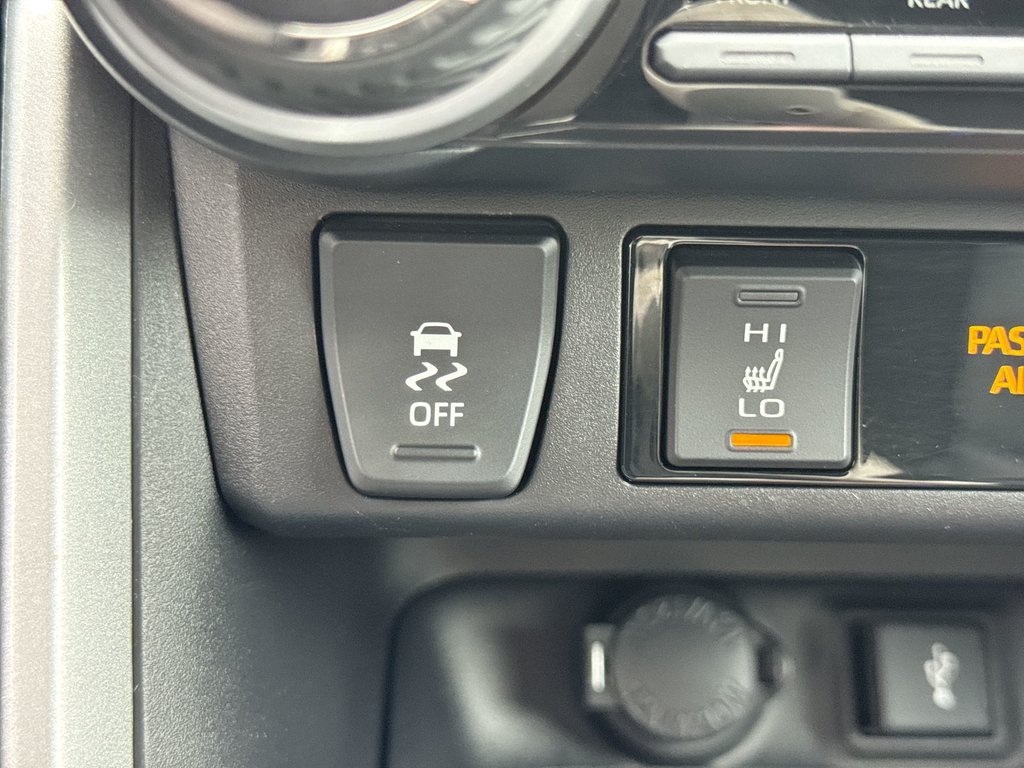2021 Toyota RAV4 XLE | Roof | Cam | USB | Warranty to 2027 in Saint John, New Brunswick - 22 - w1024h768px