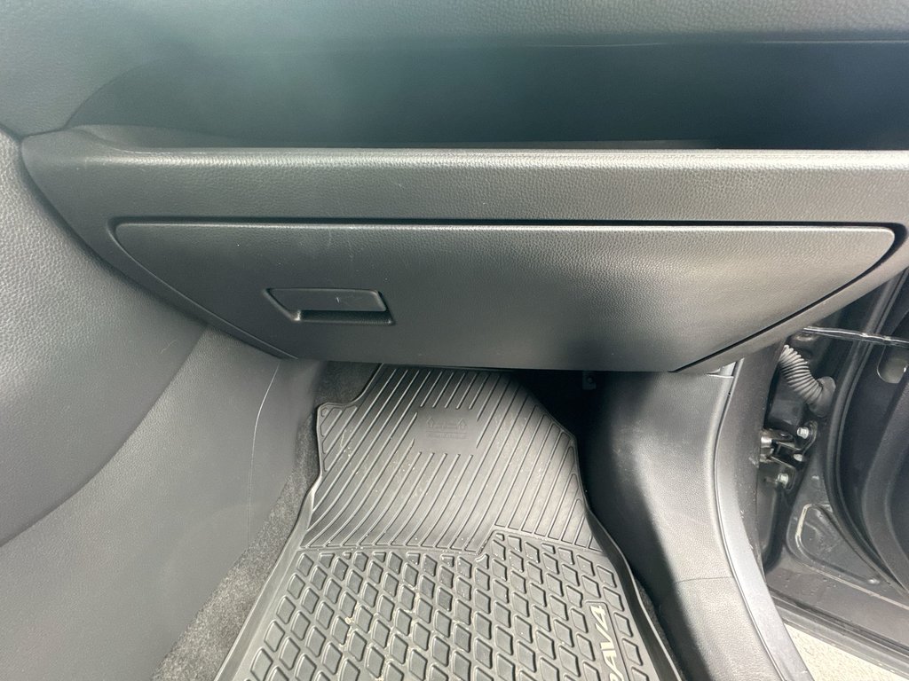 2021 Toyota RAV4 XLE | Roof | Cam | USB | Warranty to 2027 in Saint John, New Brunswick - 44 - w1024h768px