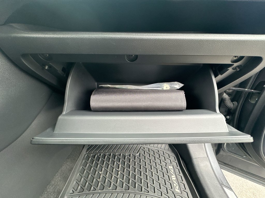 2021 Toyota RAV4 XLE | Roof | Cam | USB | Warranty to 2027 in Saint John, New Brunswick - 43 - w1024h768px
