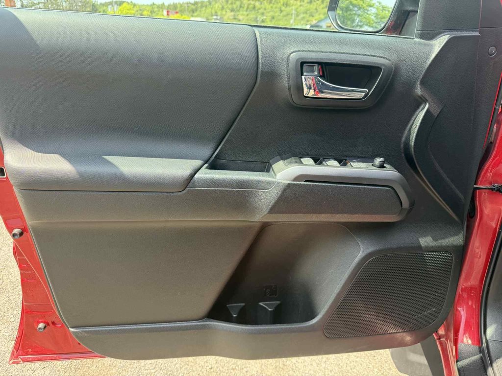 Toyota TACOMA DBL CAB TRD SPORT Leather | Roof | Nav | Warranty to 2029 2023 à Saint John, Nouveau-Brunswick - 15 - w1024h768px