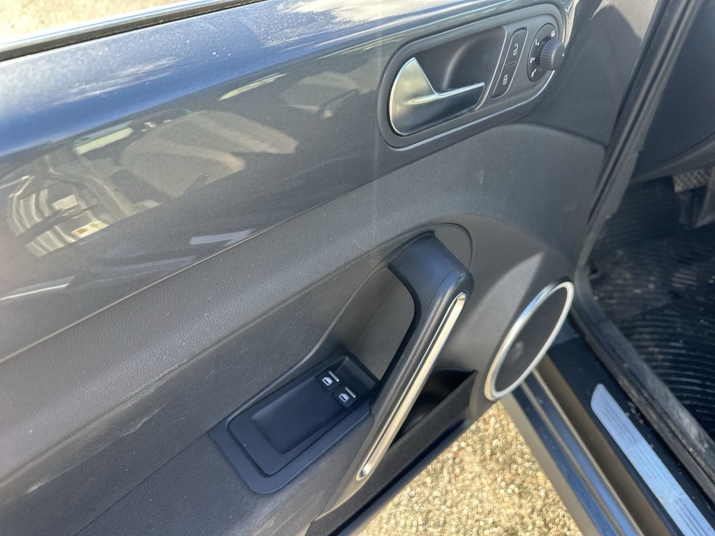 Volkswagen Beetle Coupe Comfortline | USB | Htd Seats | Bluetooth 2014 à Saint John, Nouveau-Brunswick - 15 - w1024h768px