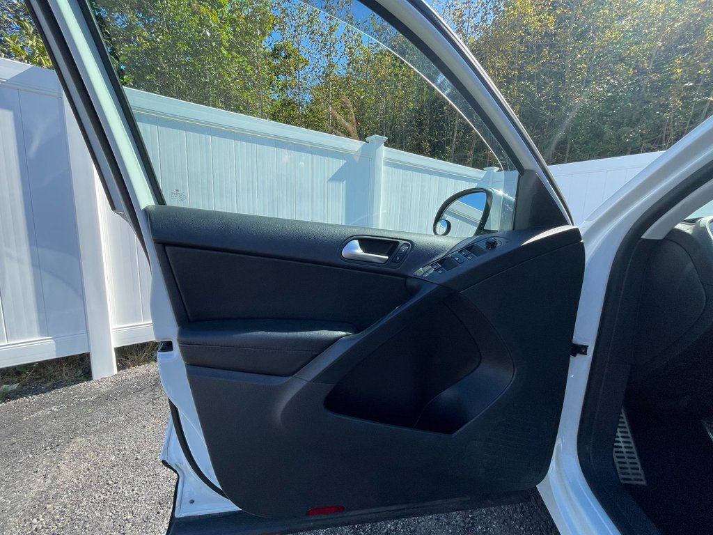 2017 Volkswagen Tiguan in Antigonish, Nova Scotia - 9 - w1024h768px