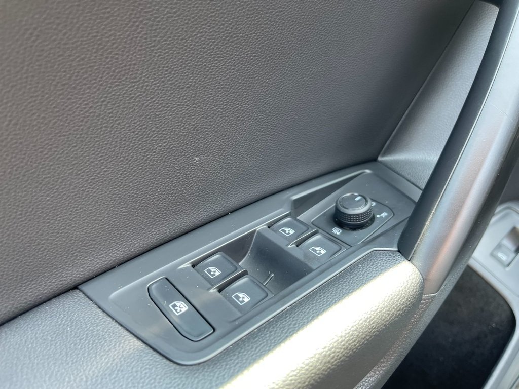 2021 Volkswagen Tiguan COMFORTLINE | Leather | CAM |USB| Warranty to 2026 in Saint John, New Brunswick - 10 - w1024h768px