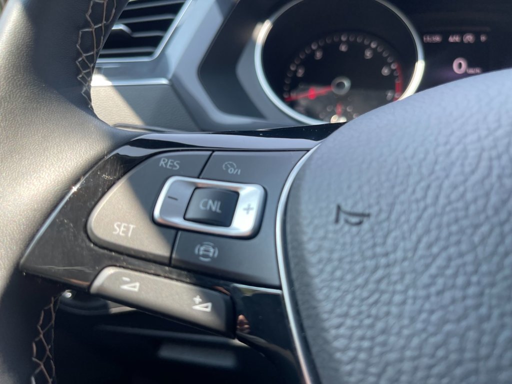 2021 Volkswagen Tiguan COMFORTLINE | Leather | CAM |USB| Warranty to 2026 in Saint John, New Brunswick - 16 - w1024h768px