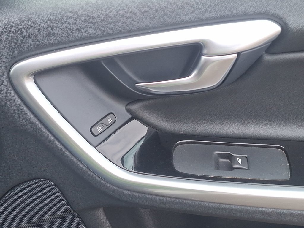 2018 Volvo V60 Dynamic | HtdSeat | USB in Saint John, New Brunswick - 46 - w1024h768px