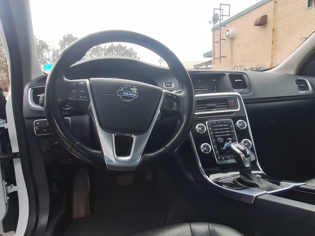 2018 Volvo V60 Dynamic | HtdSeat | USB in Saint John, New Brunswick - 12 - w1024h768px
