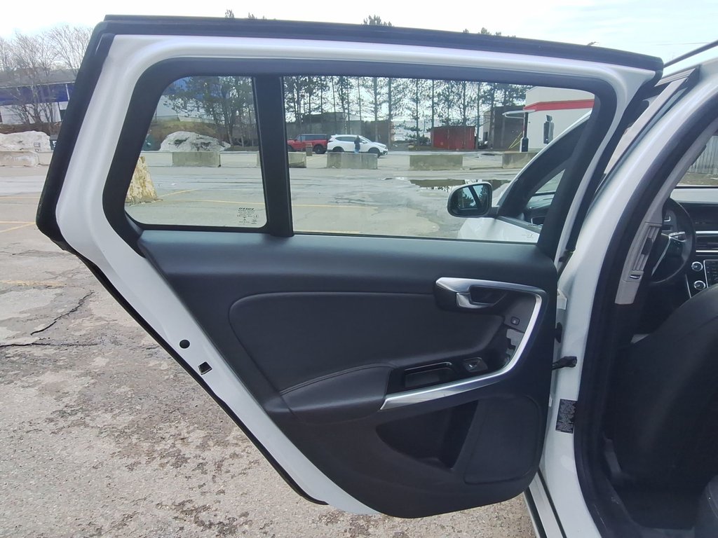 2018 Volvo V60 Dynamic | HtdSeat | USB in Saint John, New Brunswick - 35 - w1024h768px