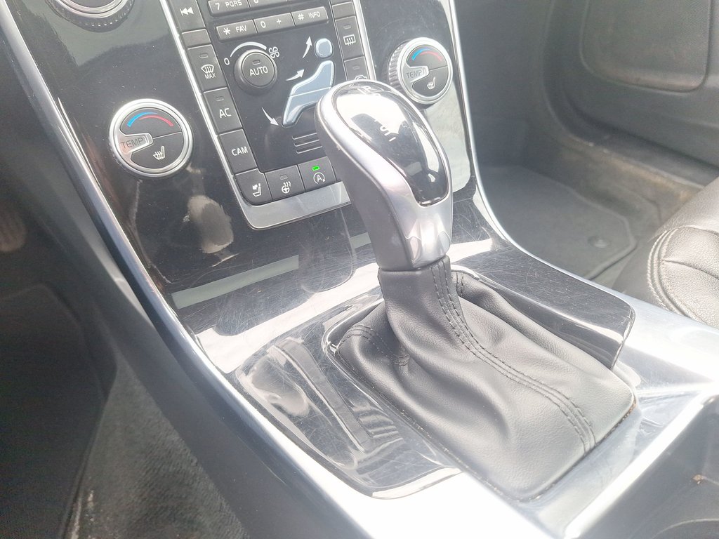 2018 Volvo V60 Dynamic | HtdSeat | USB in Saint John, New Brunswick - 29 - w1024h768px