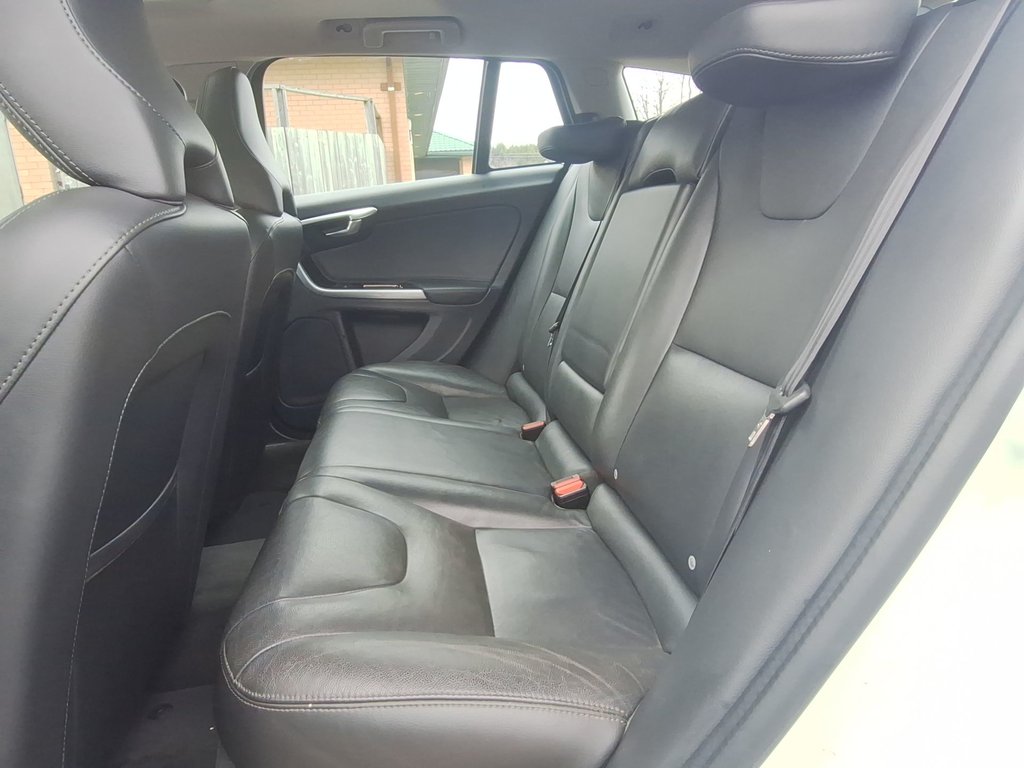 2018 Volvo V60 Dynamic | HtdSeat | USB in Saint John, New Brunswick - 32 - w1024h768px