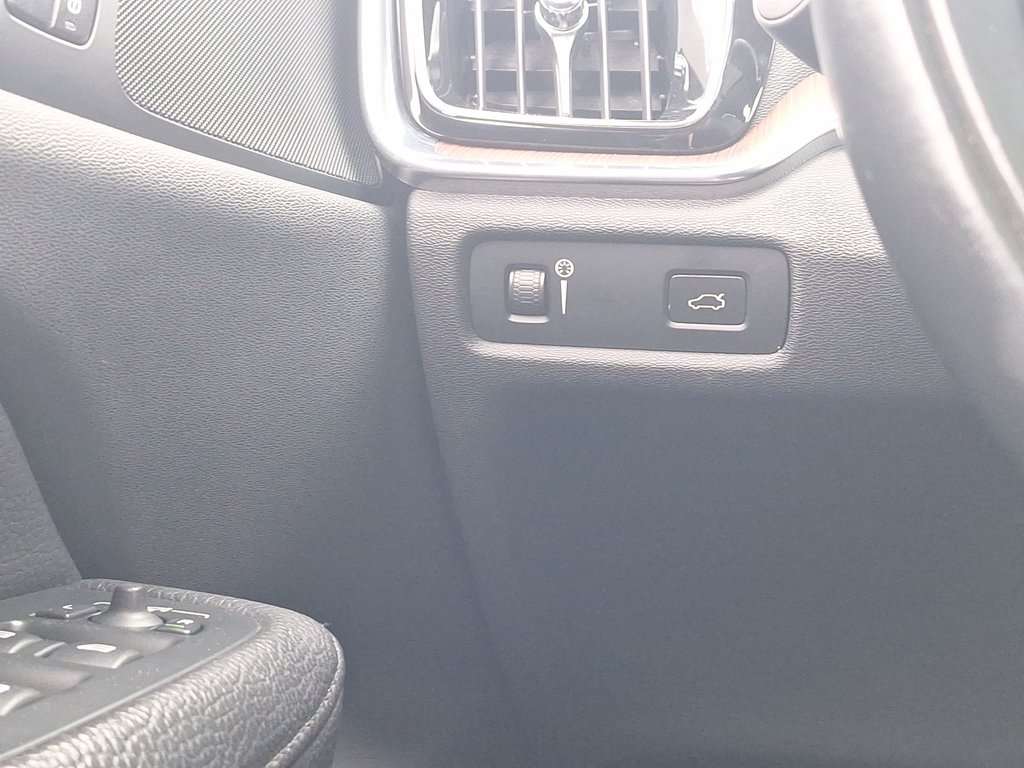 Volvo V60 Momentum | Roof | Nav | Cam | USB 2021 à Saint John, Nouveau-Brunswick - 22 - w1024h768px