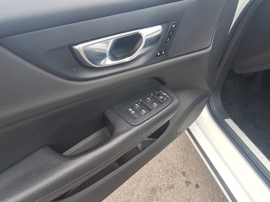 Volvo V60 Momentum | Roof | Nav | Cam | USB 2021 à Saint John, Nouveau-Brunswick - 15 - w1024h768px