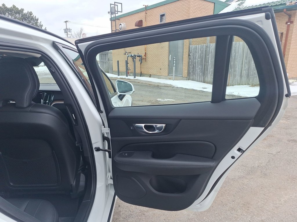 Volvo V60 Momentum | Roof | Nav | Cam | USB 2021 à Saint John, Nouveau-Brunswick - 41 - w1024h768px