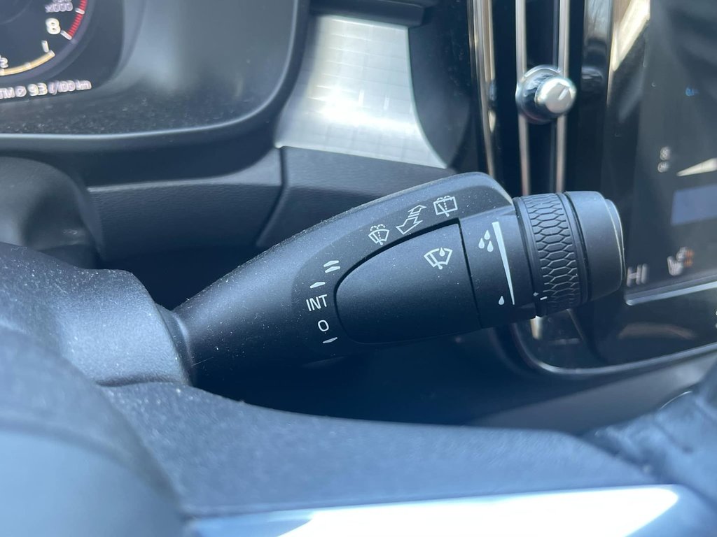 2020 Volvo XC40 Momentum | Leather | SunRoof | Cam | USB | XM in Saint John, New Brunswick - 23 - w1024h768px