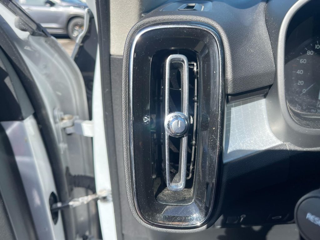 2020 Volvo XC40 Momentum | Leather | SunRoof | Cam | USB | XM in Saint John, New Brunswick - 17 - w1024h768px