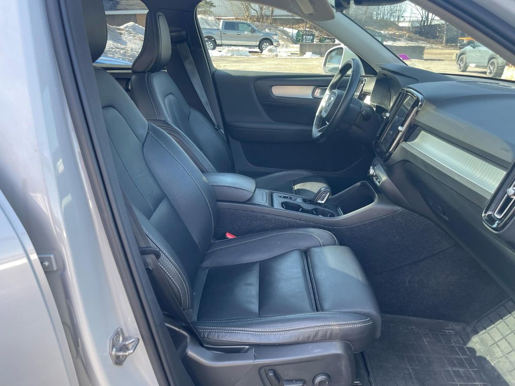 2020 Volvo XC40 Momentum | Leather | SunRoof | Cam | USB | XM in Saint John, New Brunswick - 14 - w1024h768px