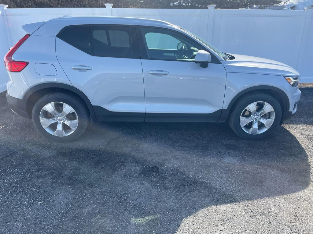 2020 Volvo XC40 Momentum | Leather | SunRoof | Cam | USB | XM in Saint John, New Brunswick - 2 - w1024h768px