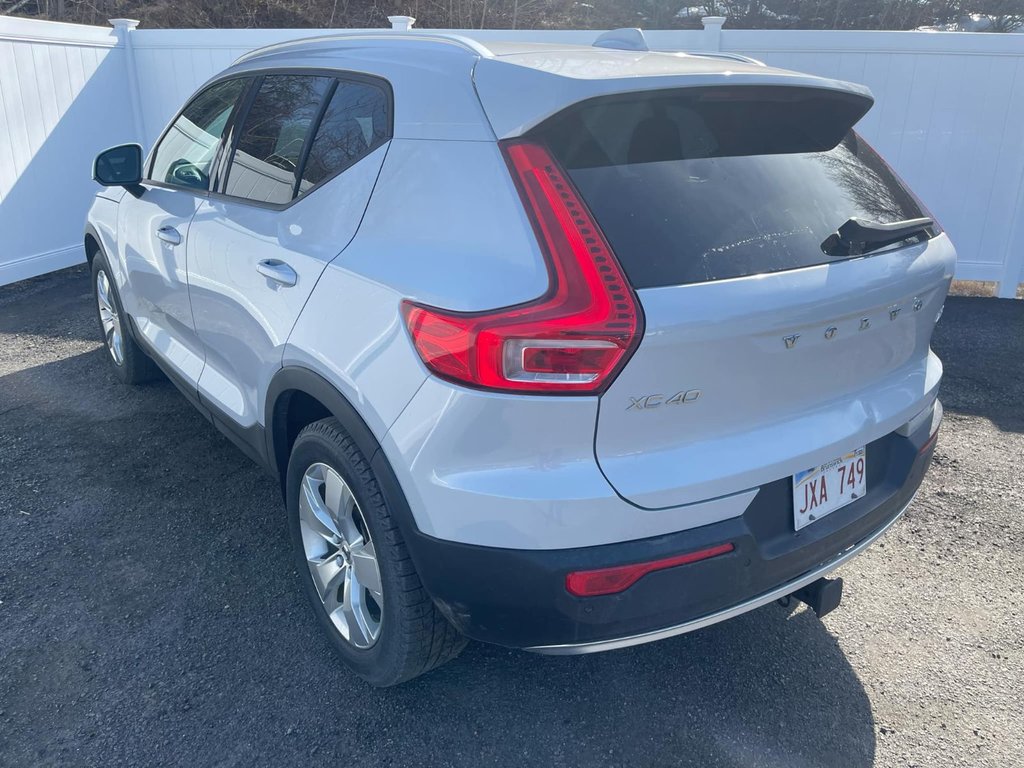 2020 Volvo XC40 Momentum | Leather | SunRoof | Cam | USB | XM in Saint John, New Brunswick - 5 - w1024h768px