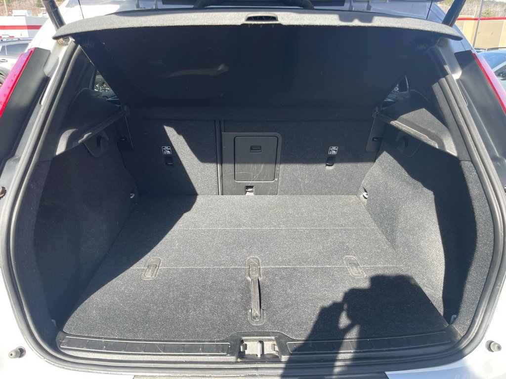 2020 Volvo XC40 Momentum | Leather | SunRoof | Cam | USB | XM in Saint John, New Brunswick - 12 - w1024h768px