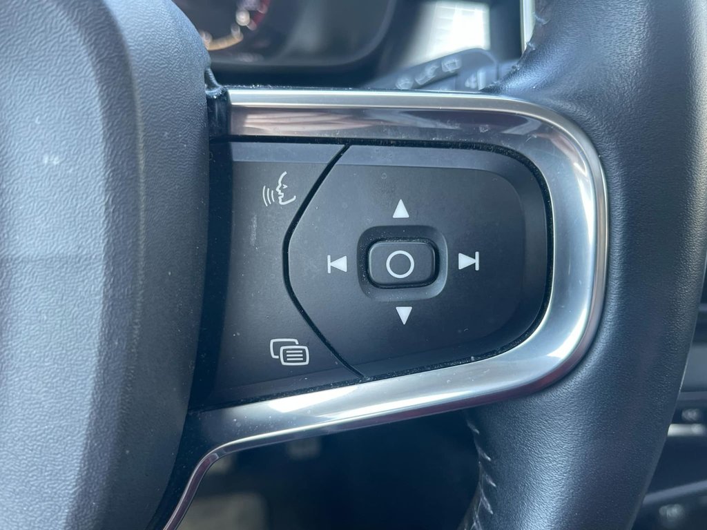 2020 Volvo XC40 Momentum | Leather | SunRoof | Cam | USB | XM in Saint John, New Brunswick - 22 - w1024h768px