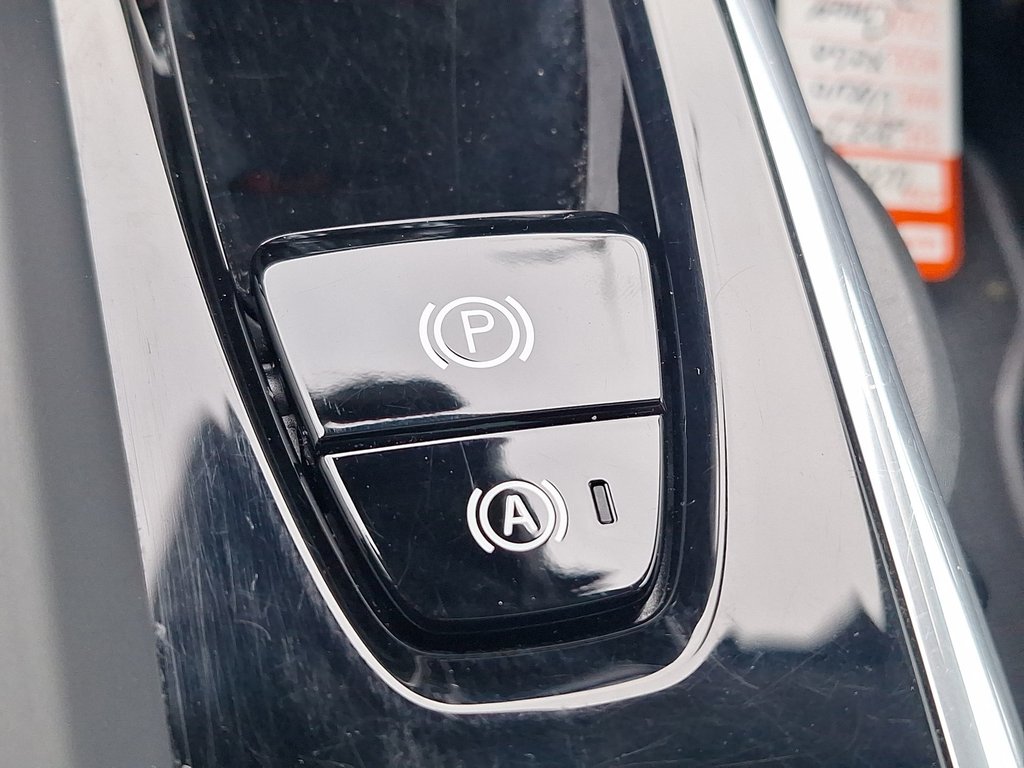 2023 Volvo XC60 Plus Dark Theme | Roof | Nav in Saint John, New Brunswick - 30 - w1024h768px