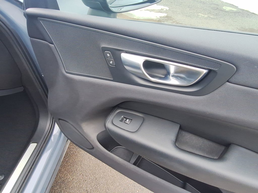 2023 Volvo XC60 Plus Dark Theme | Roof | Nav in Saint John, New Brunswick - 46 - w1024h768px