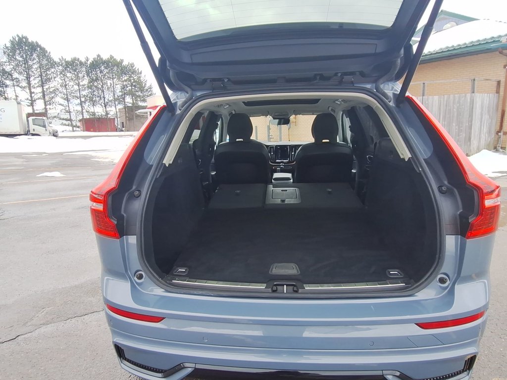 2023 Volvo XC60 Plus Dark Theme | Roof | Nav in Saint John, New Brunswick - 37 - w1024h768px