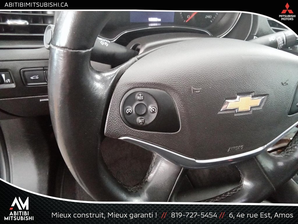 2014 Chevrolet Impala LT in Amos, Quebec - 17 - w1024h768px