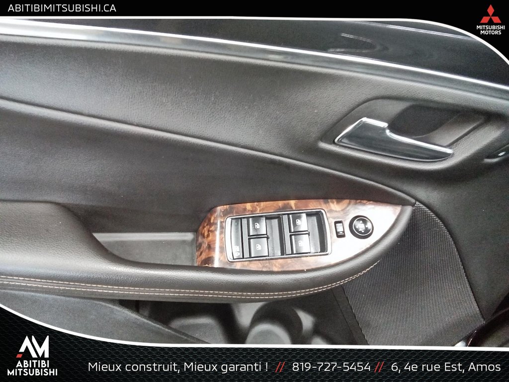 2014 Chevrolet Impala LT in Amos, Quebec - 12 - w1024h768px