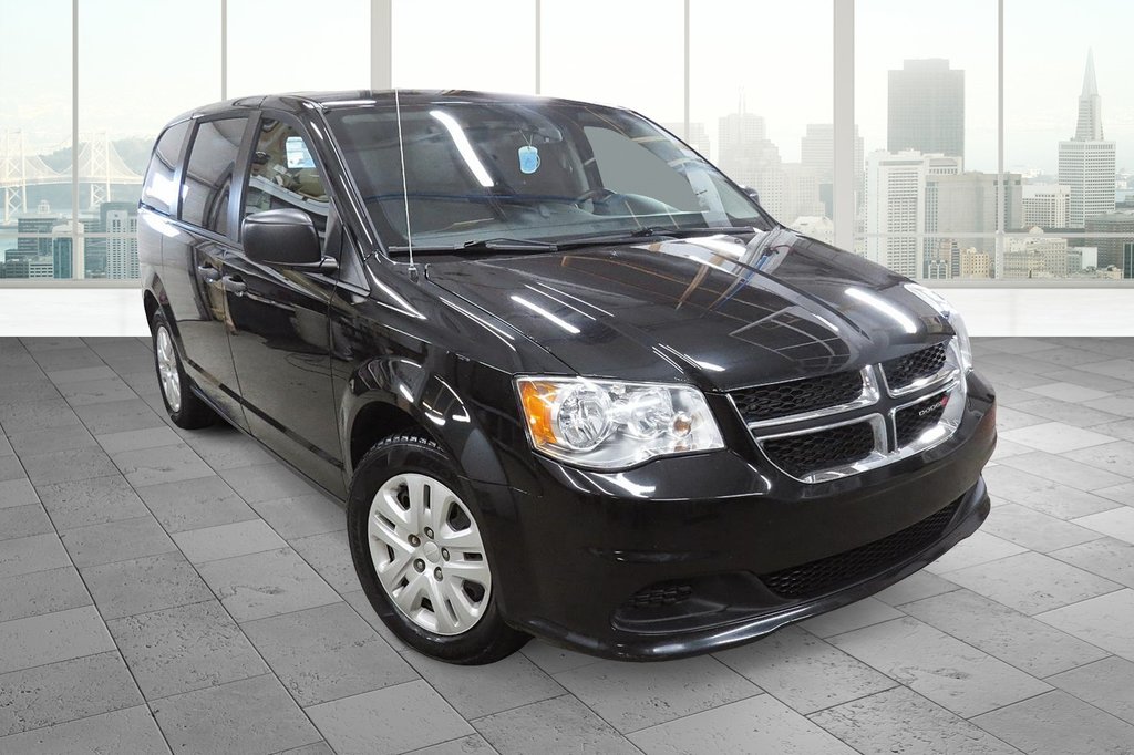 2018  Grand Caravan Canada Value Package in Amos, Quebec - 2 - w1024h768px