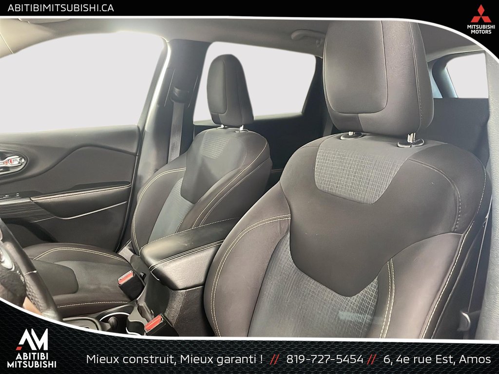 2016 Jeep Cherokee North in Amos, Quebec - 10 - w1024h768px