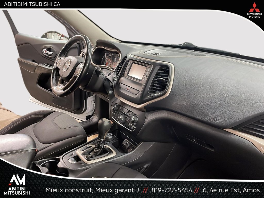 2016 Jeep Cherokee North in Amos, Quebec - 14 - w1024h768px