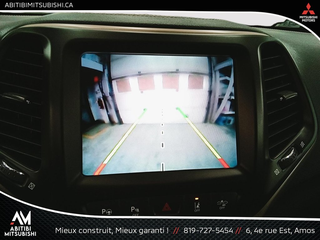 2017 Jeep Cherokee Limited in Amos, Quebec - 17 - w1024h768px