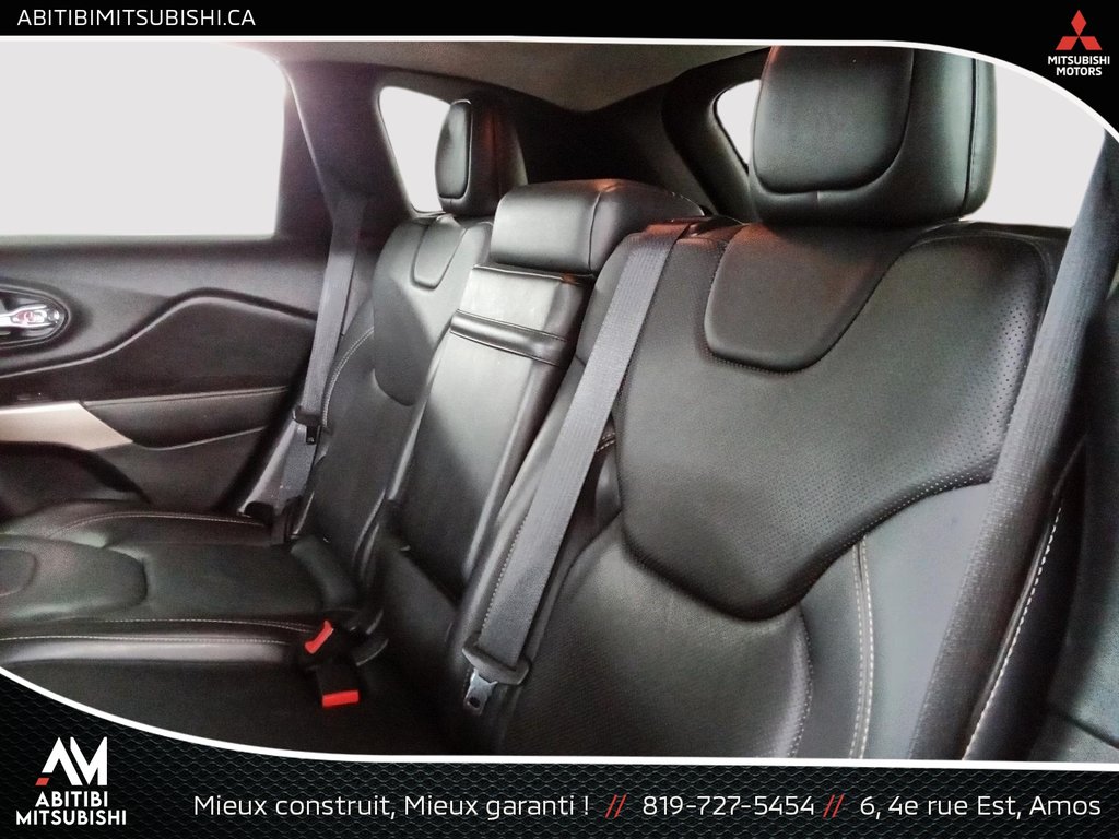 2017 Jeep Cherokee Limited in Amos, Quebec - 18 - w1024h768px