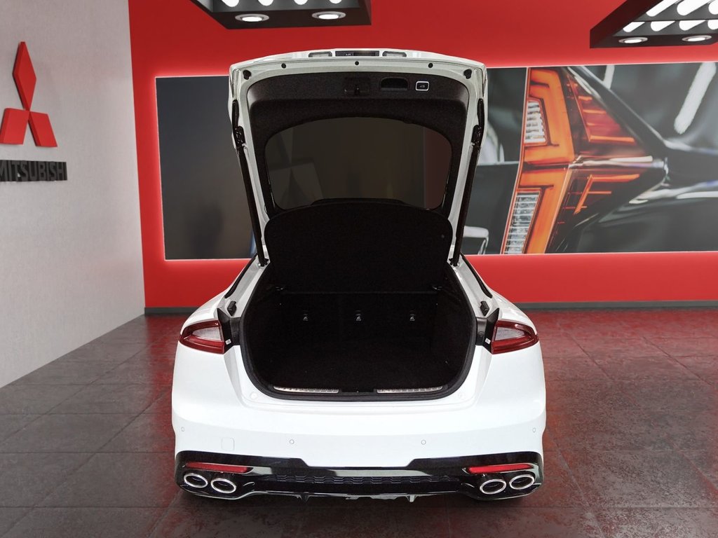 2019 Kia Stinger in Amos, Quebec - 20 - w1024h768px