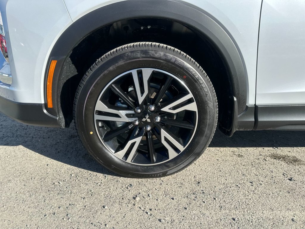 2024  ECLIPSE CROSS SE in Amos, Quebec - 10 - w1024h768px