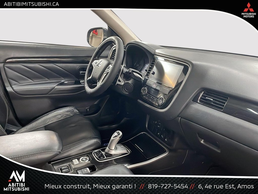 Mitsubishi OUTLANDER PHEV  2018 à Amos, Québec - 15 - w1024h768px