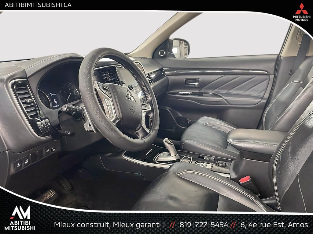 Mitsubishi OUTLANDER PHEV  2018 à Amos, Québec - 9 - w1024h768px