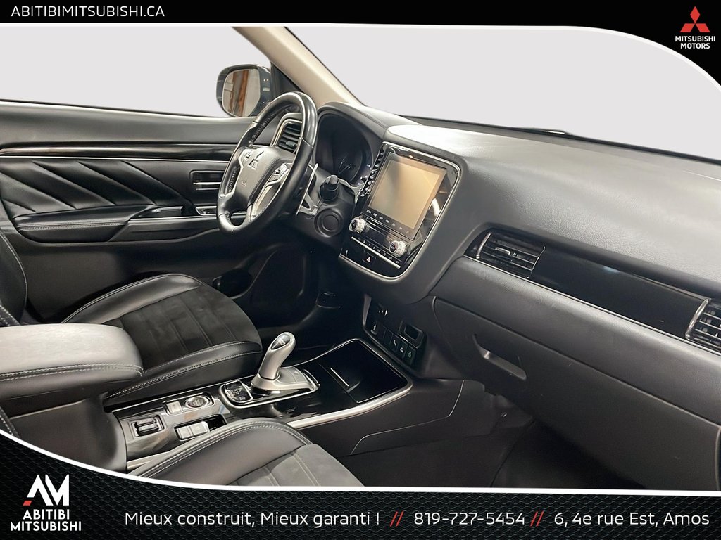 Mitsubishi Outlander PHEV  2020 à Amos, Québec - 17 - w1024h768px