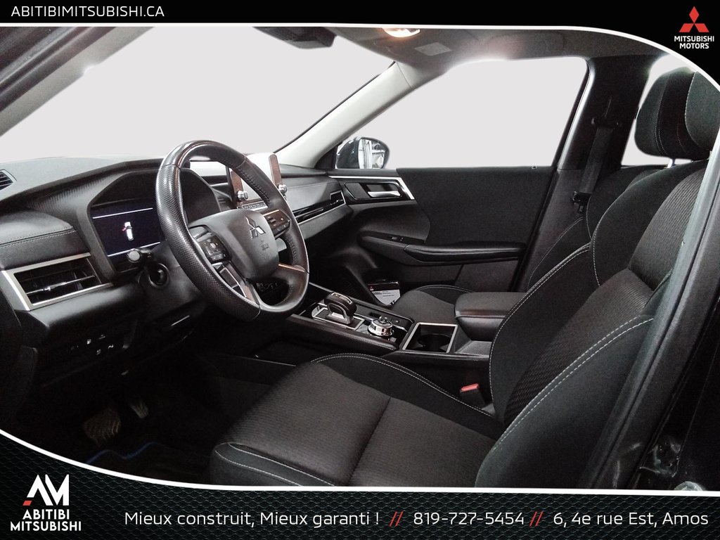 2023 Mitsubishi OUTLANDER PHEV ES in Amos, Quebec - 9 - w1024h768px
