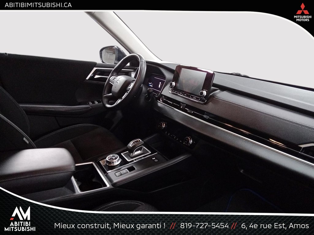 2023 Mitsubishi OUTLANDER PHEV ES in Amos, Quebec - 15 - w1024h768px