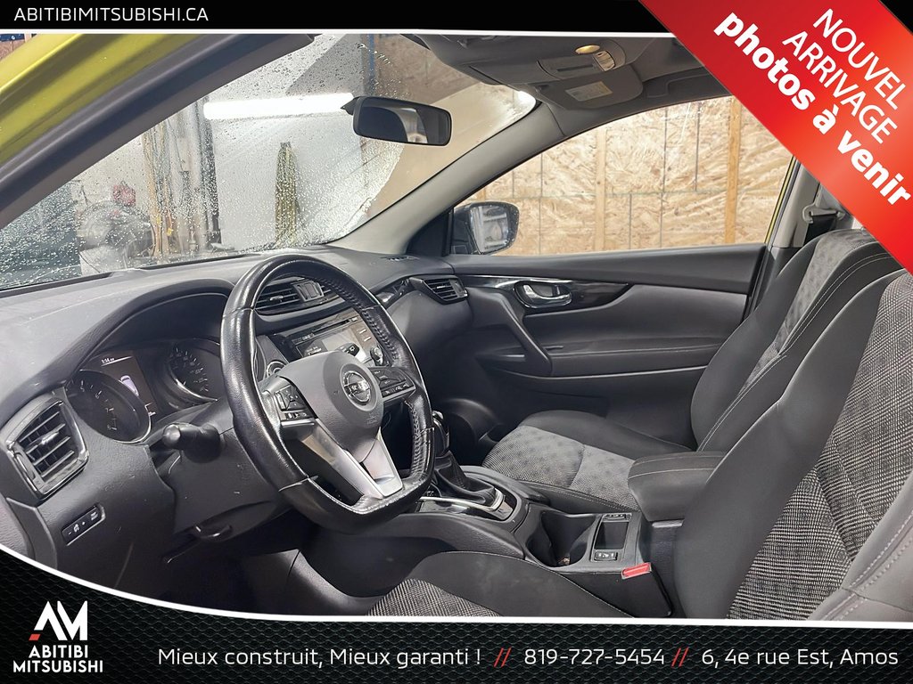 Nissan Qashqai SV 2017 à Amos, Québec - 3 - w1024h768px