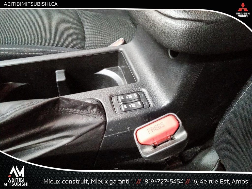2013 Subaru XV Crosstrek in Amos, Quebec - 16 - w1024h768px