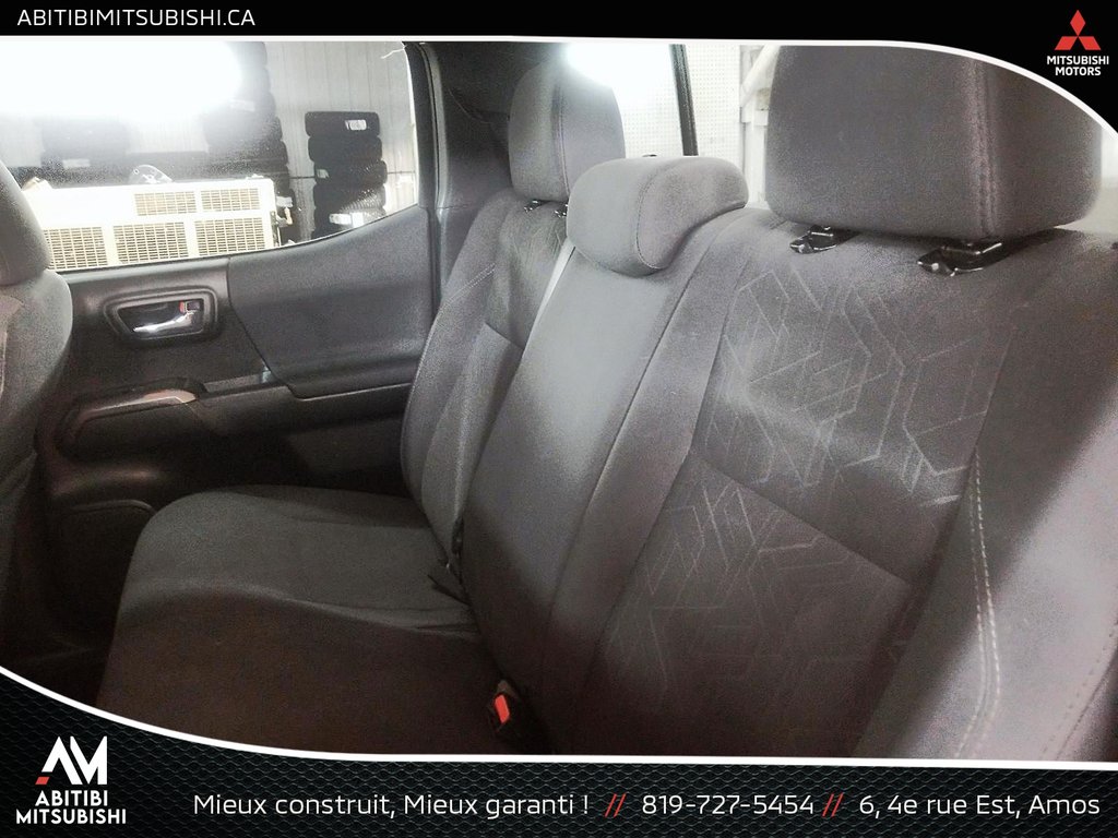 2015  Tacoma 4X4 Double Cab V6 in Amos, Quebec - 35 - w1024h768px