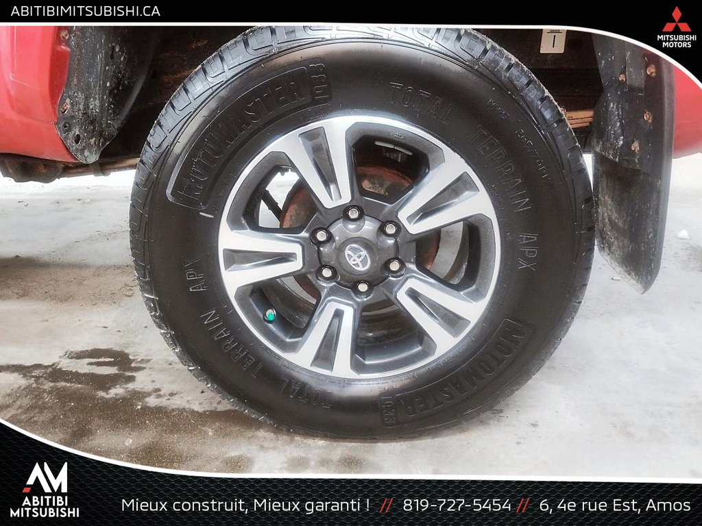 2015  Tacoma 4X4 Double Cab V6 in Amos, Quebec - 37 - w1024h768px